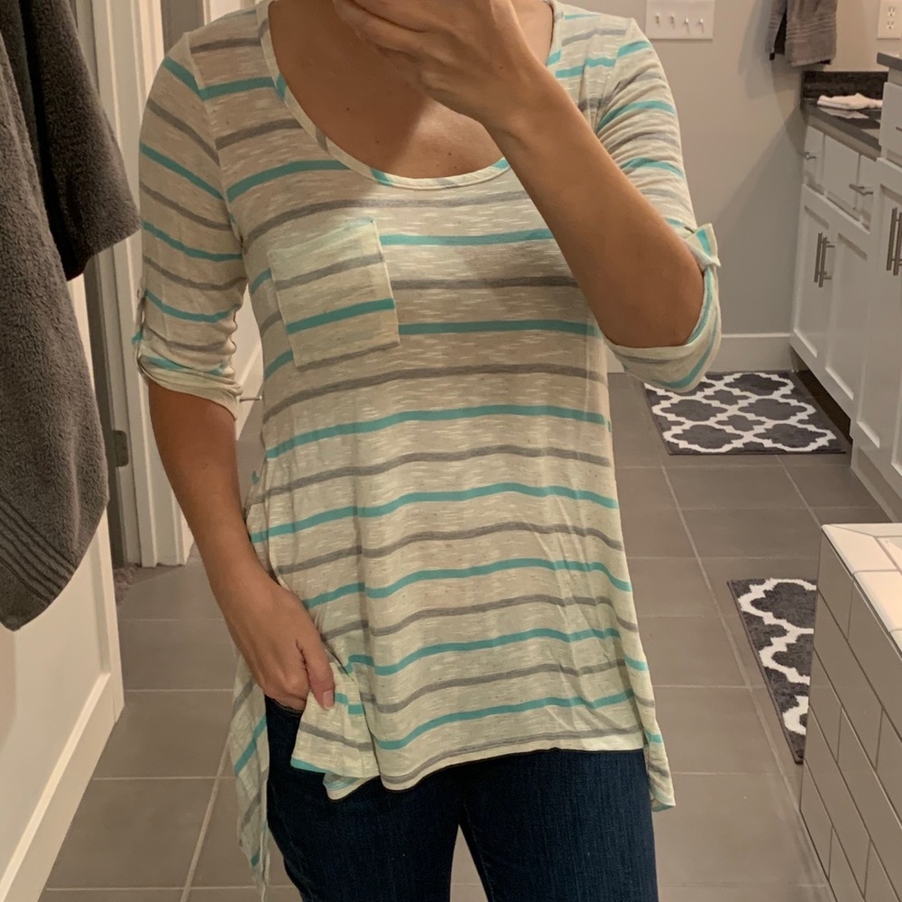 NWOT Cute Hi-Lo Hem Shirt